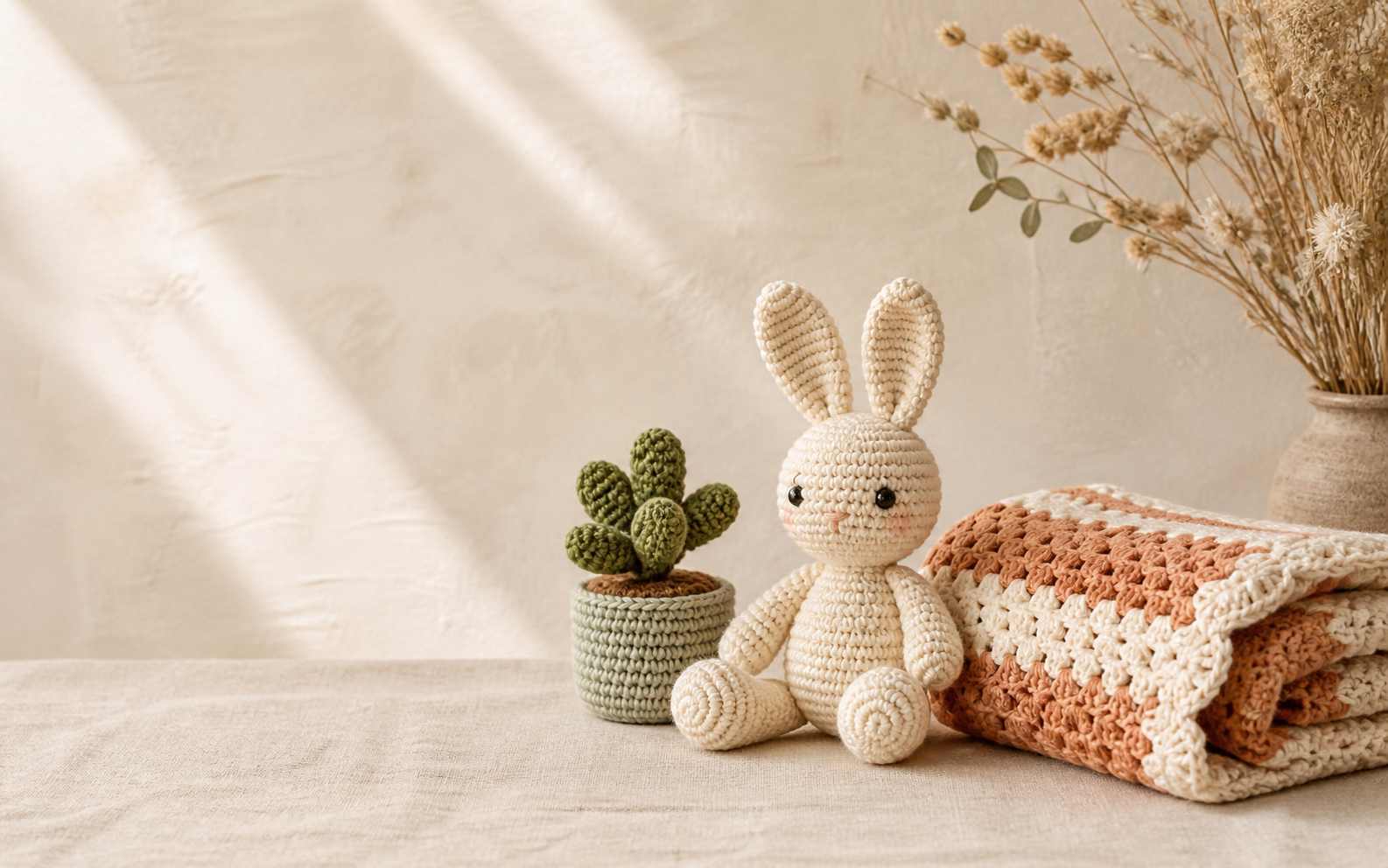Lapin, plante et couverture faits main au crochet